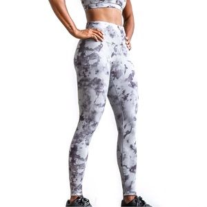 NWT NOBULL High-Rise Tie-dye Matte Tight 28”- size Medium